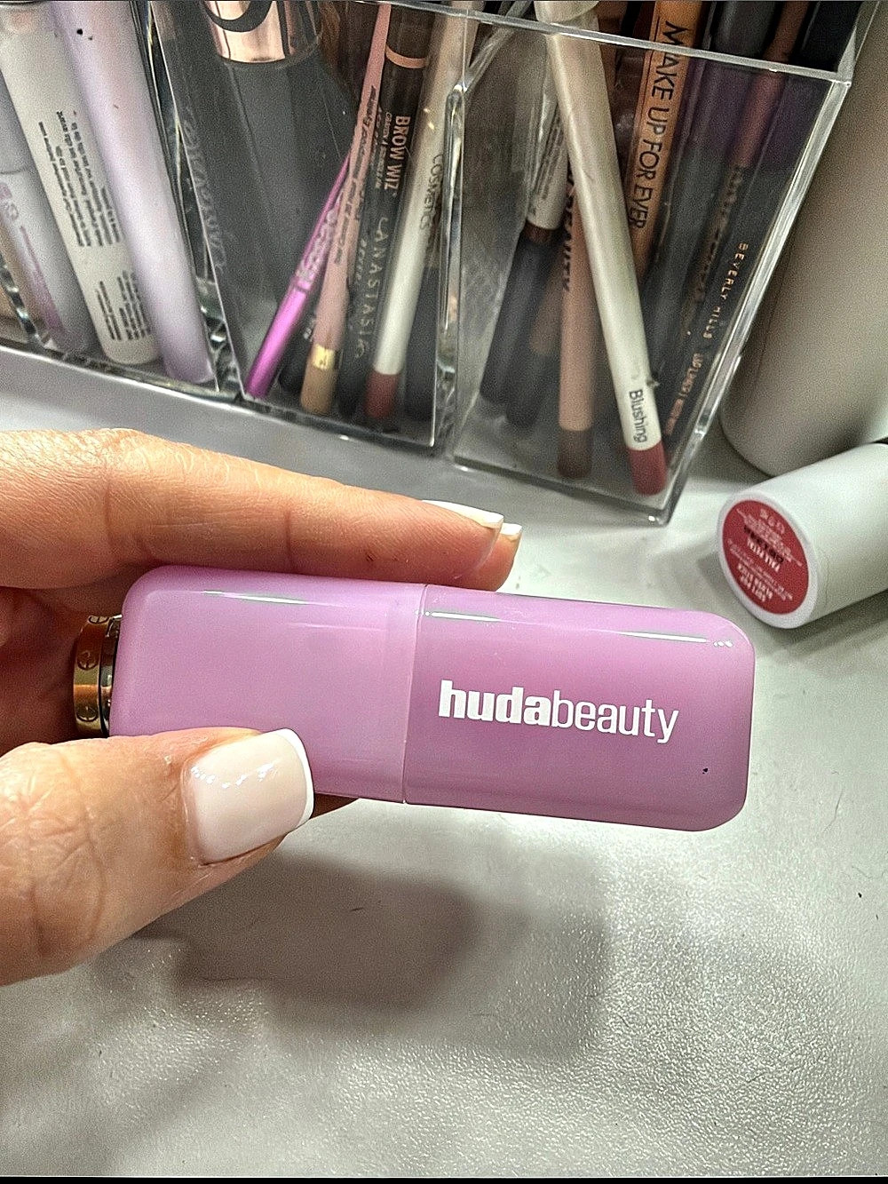 HUDA BEAUTY ube blush